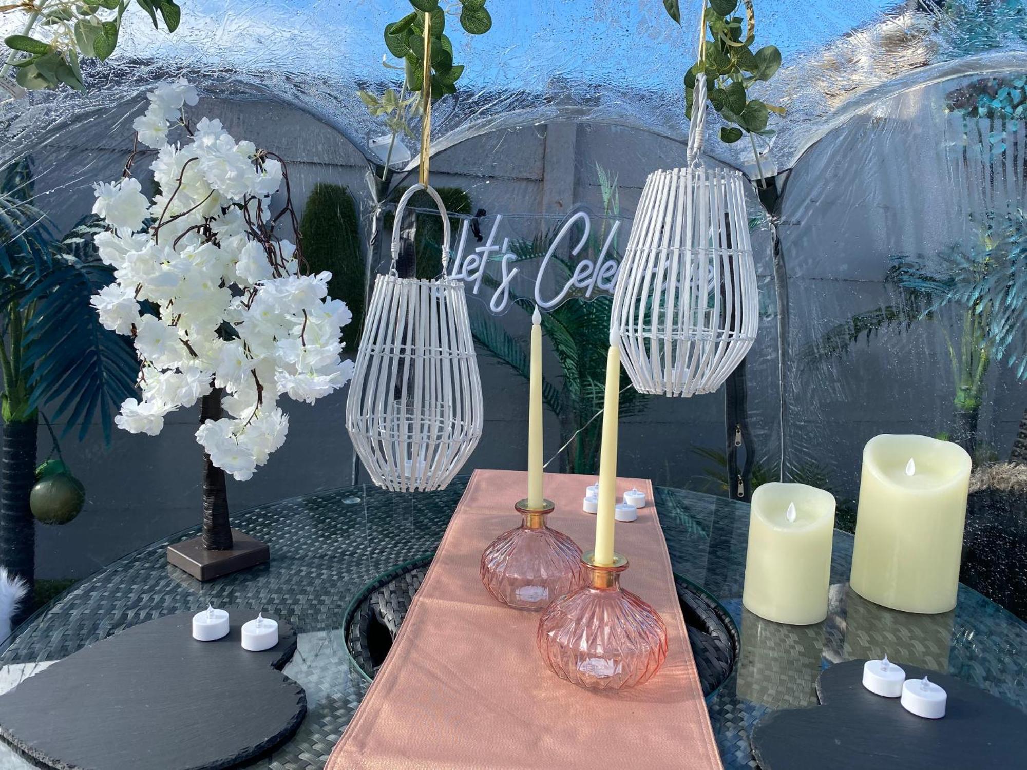 Mini Love Island Style Guest House Includes Personal Hot 24 Hour Swimming Pool, Outdoor Bathtub, Heated Dining Dome And Fire Pit, All This Is Secretly Located In The Busy Suburbs Of Нотингам Екстериор снимка