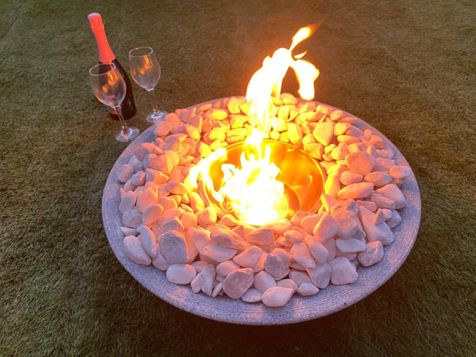 Mini Love Island Style Guest House Includes Personal Hot 24 Hour Swimming Pool, Outdoor Bathtub, Heated Dining Dome And Fire Pit, All This Is Secretly Located In The Busy Suburbs Of Нотингам Екстериор снимка