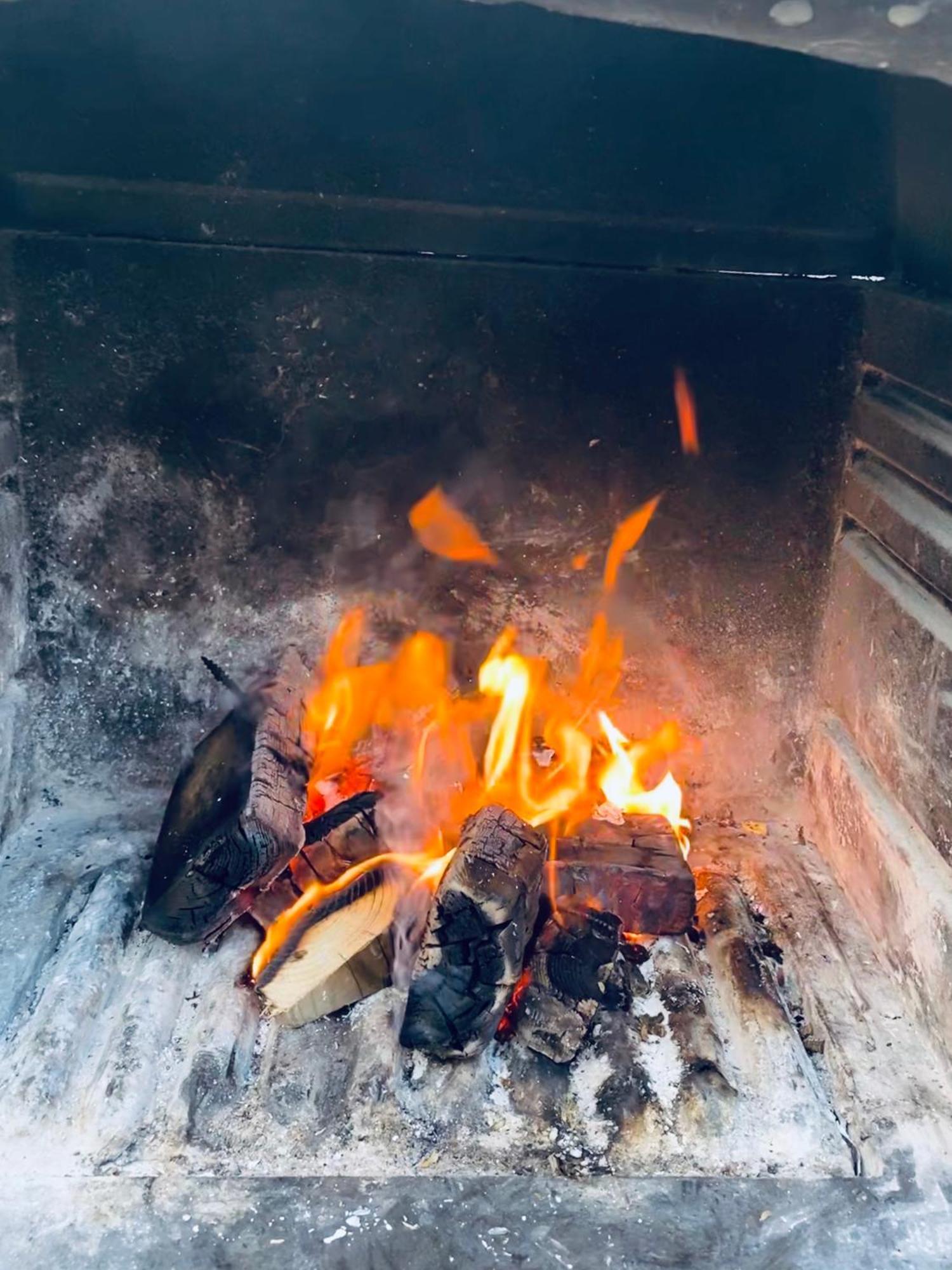 Mini Love Island Style Guest House Includes Personal Hot 24 Hour Swimming Pool, Outdoor Bathtub, Heated Dining Dome And Fire Pit, All This Is Secretly Located In The Busy Suburbs Of Нотингам Екстериор снимка