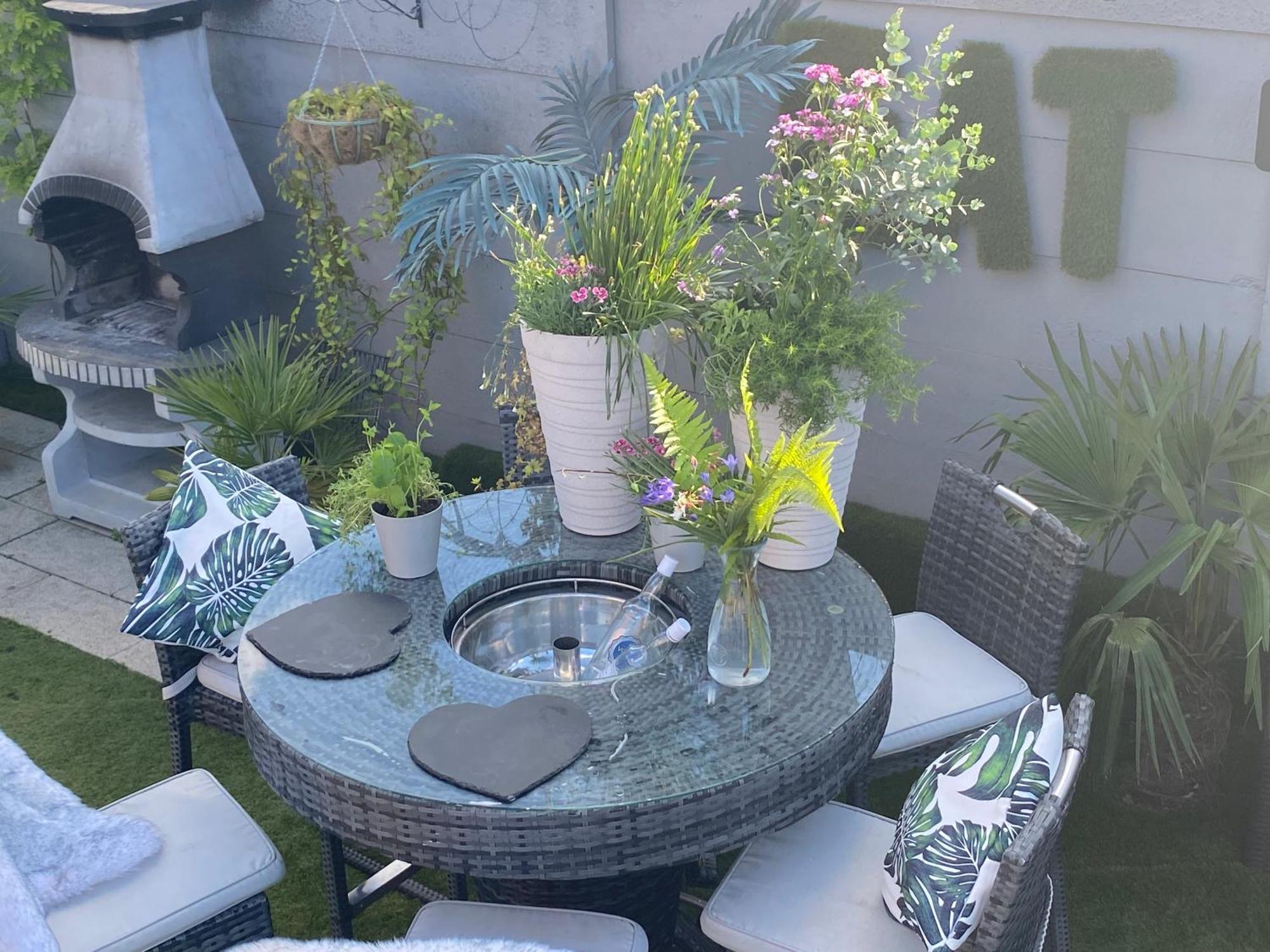 Mini Love Island Style Guest House Includes Personal Hot 24 Hour Swimming Pool, Outdoor Bathtub, Heated Dining Dome And Fire Pit, All This Is Secretly Located In The Busy Suburbs Of Нотингам Екстериор снимка