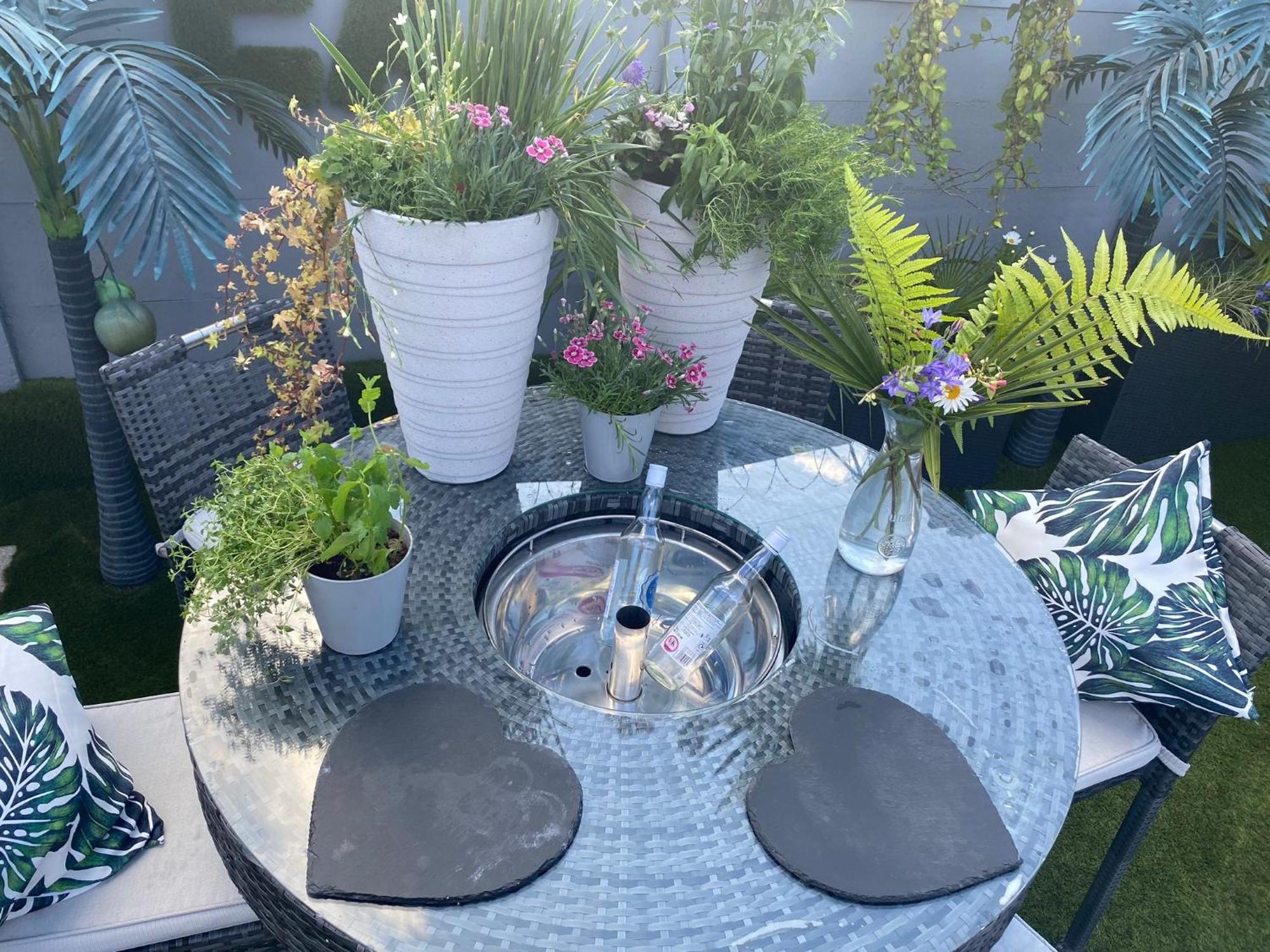 Mini Love Island Style Guest House Includes Personal Hot 24 Hour Swimming Pool, Outdoor Bathtub, Heated Dining Dome And Fire Pit, All This Is Secretly Located In The Busy Suburbs Of Нотингам Екстериор снимка